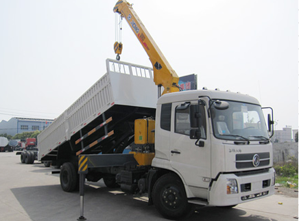Dongfeng 4x2 Truck with Crane (3.2T / 5T)