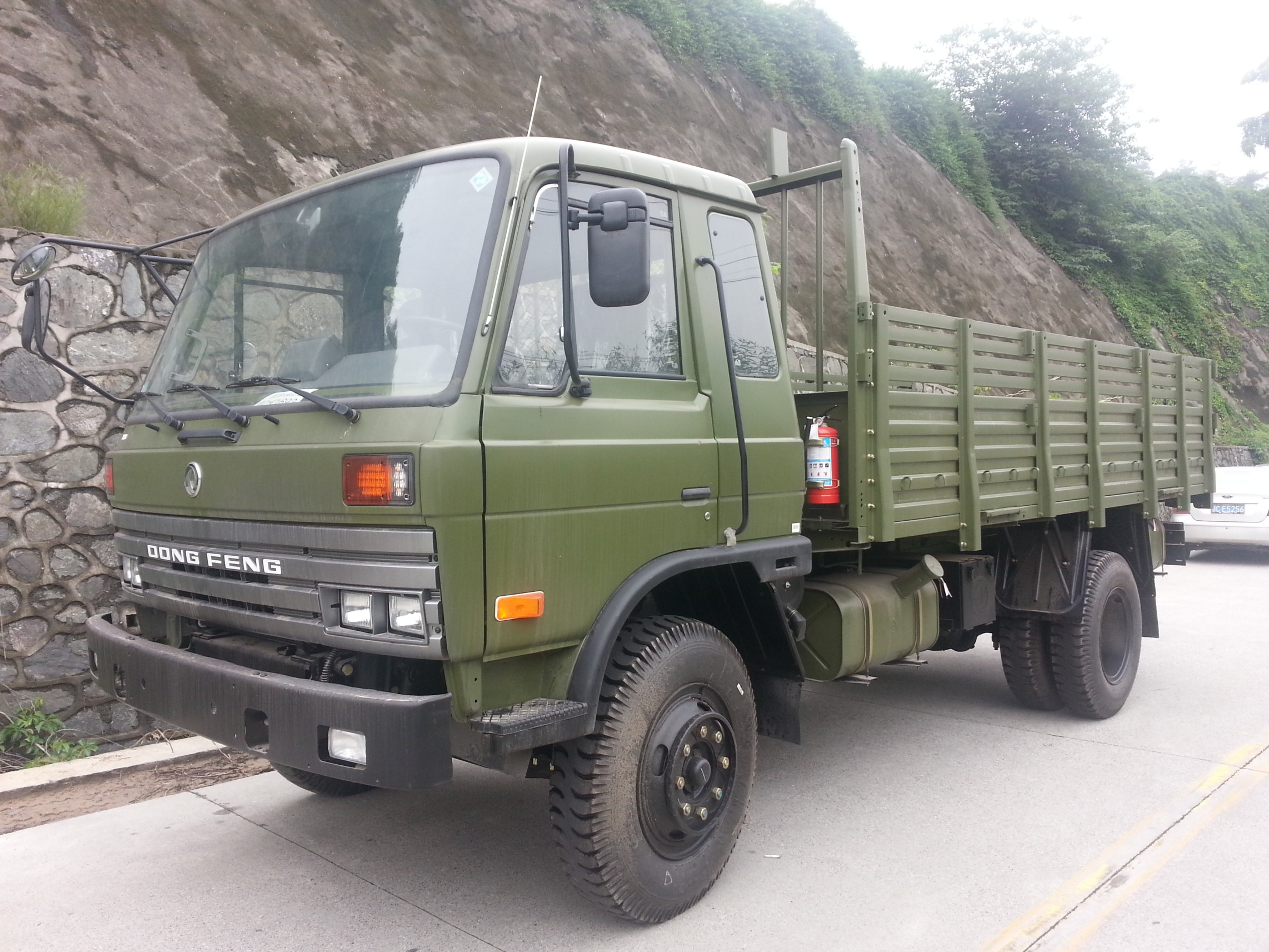 4x2 Dongfeng  medium-duty truck